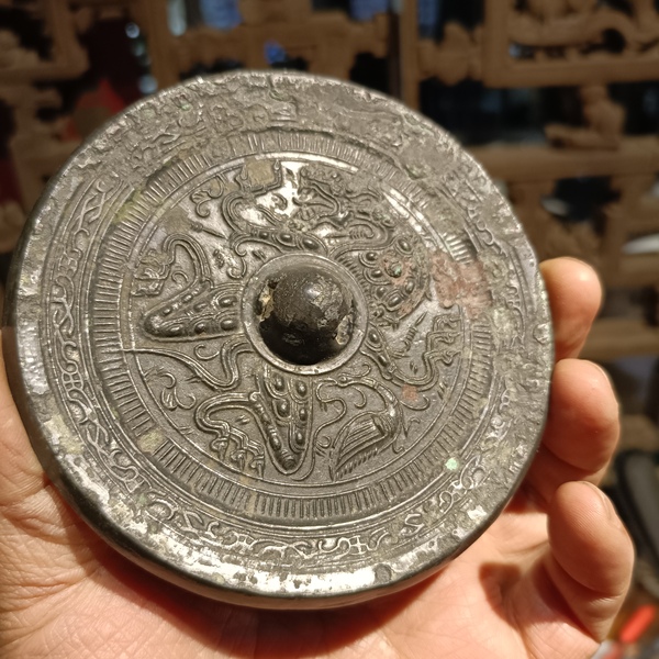 古玩銅器西漢古單龍鏡拍賣(mài)，當(dāng)前價(jià)格2500元