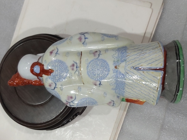 古玩陶瓷粉彩壽星人物塑像拍賣,當前價格0元