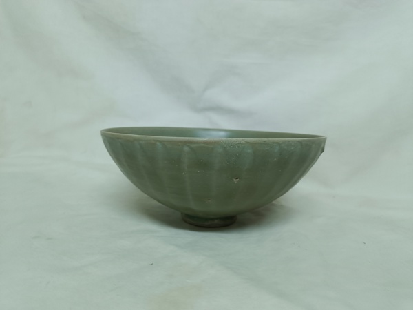 古玩陶瓷宋代龍泉窯青釉菊瓣碗(已平臺實物保真)拍賣,當前價格22000元