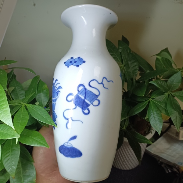 古玩陶瓷清中晚青花博古花卉羅漢瓶拍賣(mài),當(dāng)前價(jià)格8800元