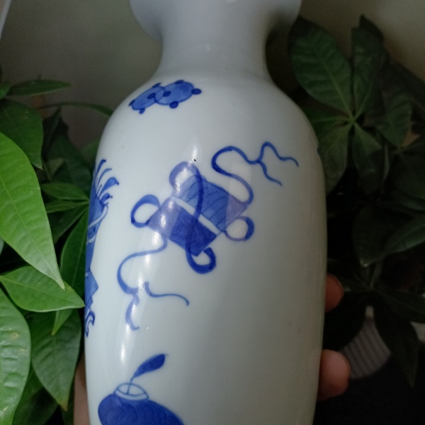 古玩陶瓷清中晚青花博古花卉羅漢瓶拍賣(mài),當(dāng)前價(jià)格8800元