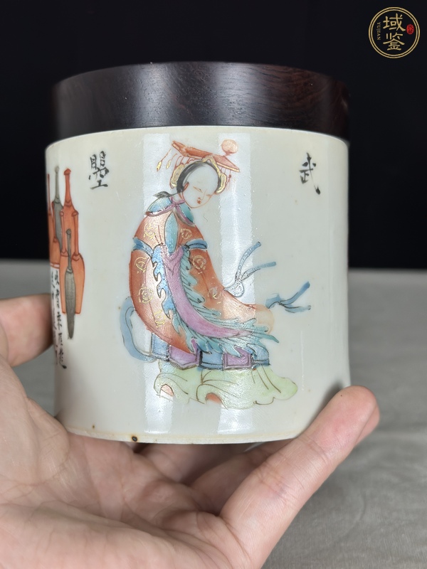 古玩陶瓷粉彩無(wú)雙譜人物蓋缸真品鑒賞圖