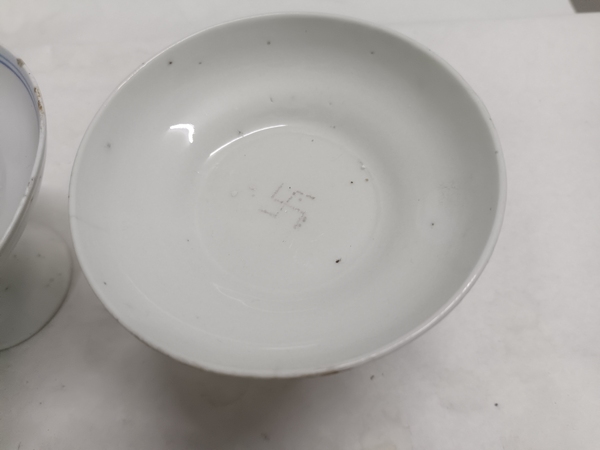 古玩陶瓷民國(guó)花卉紋高足盤三個(gè)拍賣,當(dāng)前價(jià)格68元