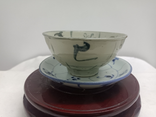 古玩轉(zhuǎn)賣清中青花靈芝花卉紋茶碗碟拍賣，當(dāng)前價(jià)格999元