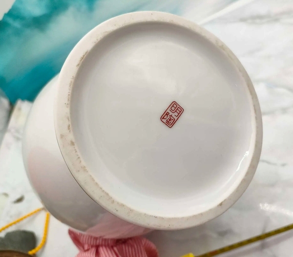 古玩陶瓷花卉紋瓶拍賣,當前價格298元