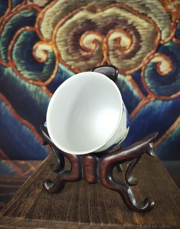 古玩陶瓷【佳士得原標(biāo)簽精品】南京號清早三代青花礬紅描金洞石花卉紋杯碟一套拍賣,當(dāng)前價格4980元
