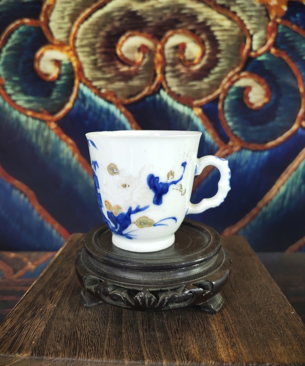古玩陶瓷【佳士得原標(biāo)簽精品】南京號清早三代青花礬紅描金洞石花卉紋杯碟一套拍賣,當(dāng)前價格4980元