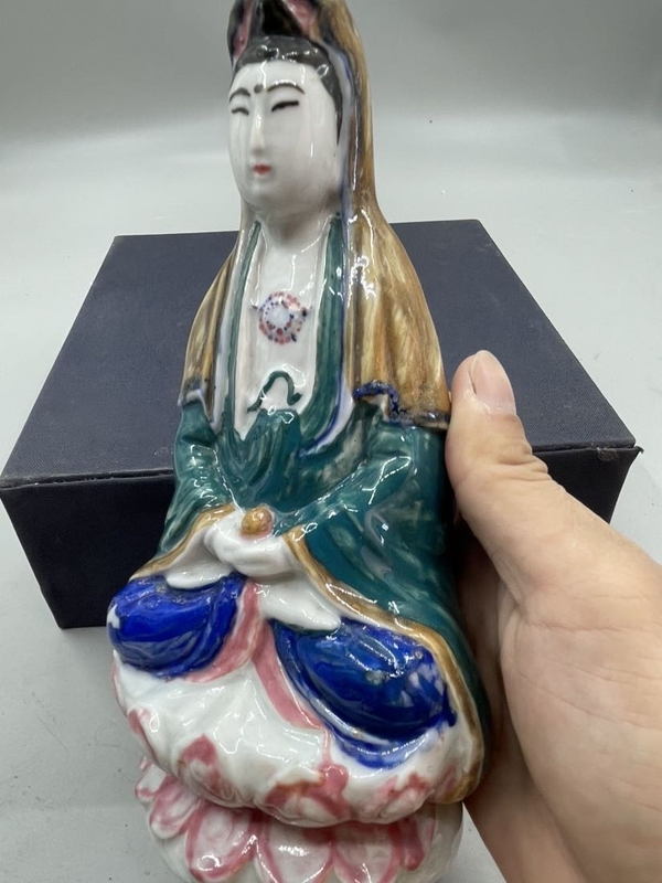 古玩陶瓷觀音塑像拍賣,當前價格999元