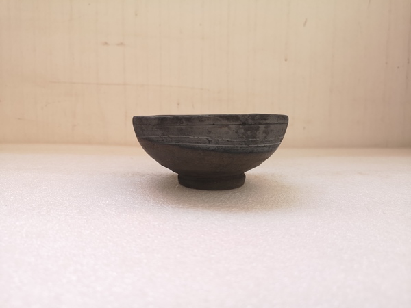 古玩陶瓷元末明初灰陶碗拍賣,當(dāng)前價格458元