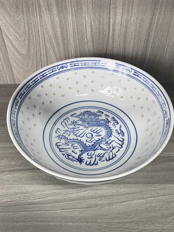 古玩陶瓷青花龍紋玲瓏瓷大碗拍賣,當前價格260元