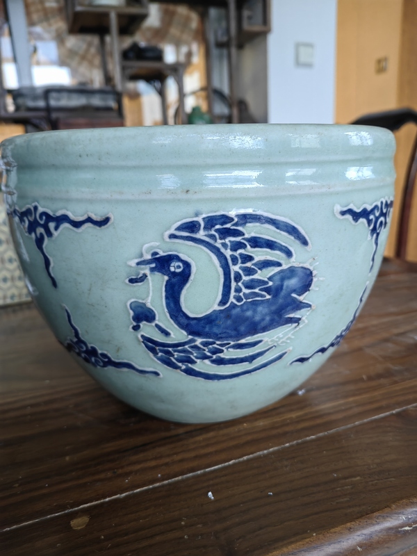 古玩陶瓷乾隆豆青釉堆白青花團鶴紋卷缸拍賣,當前價格18000元