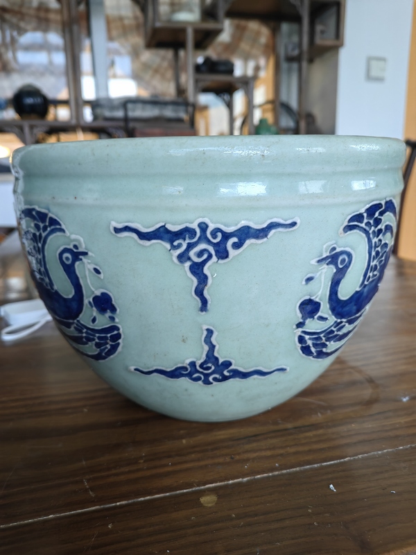 古玩陶瓷乾隆豆青釉堆白青花團鶴紋卷缸拍賣,當前價格18000元