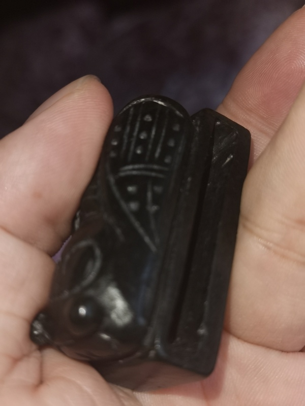 古玩玉器民國(guó)至文革時(shí)期和田碧玉蟬紋帶穿拍賣,當(dāng)前價(jià)格2800元