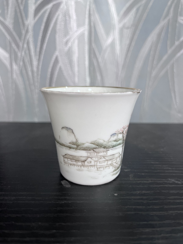 古玩陶瓷粉彩山水紋馬蹄杯拍賣(mài),當(dāng)前價(jià)格3500元