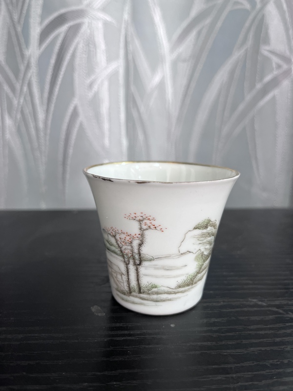 古玩陶瓷粉彩山水紋馬蹄杯拍賣(mài),當(dāng)前價(jià)格3500元