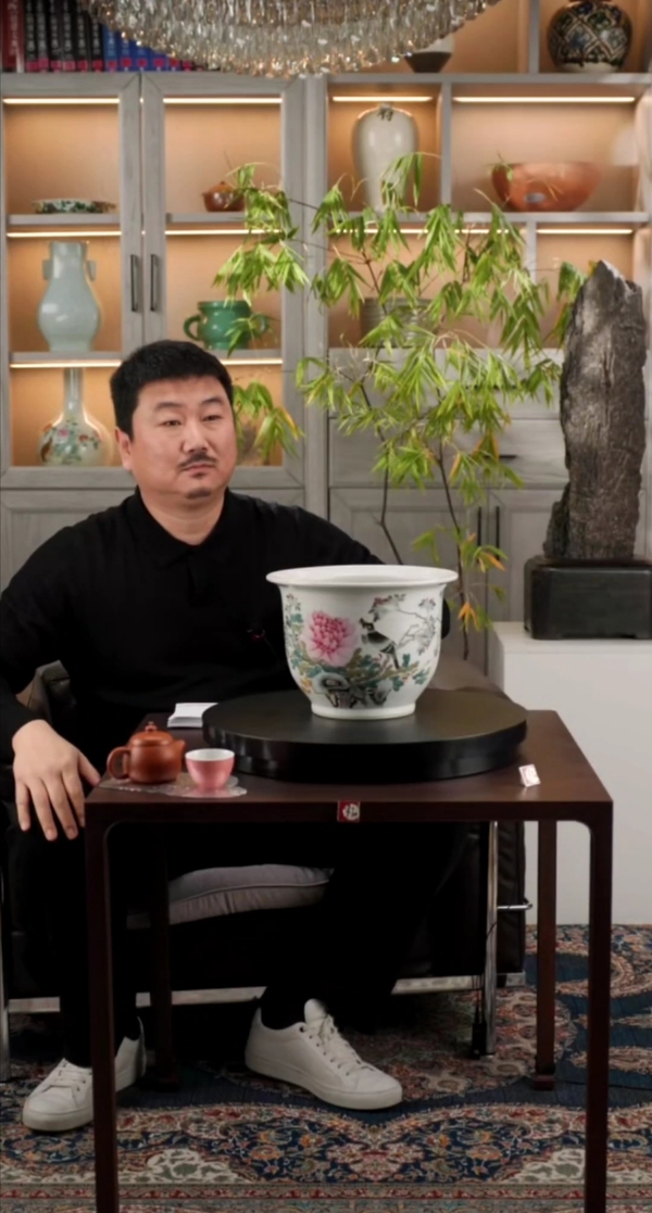 古玩陶瓷【光緒名家許品衡】淺絳彩富貴白頭詩文花盆南京博物院館藏同款拍賣,當(dāng)前價(jià)格59800元
