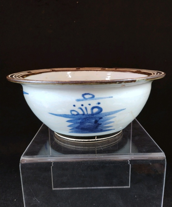 古玩陶瓷清中期道光細(xì)路***山水青花超大香爐(直徑26cm*高10cm)拍賣,當(dāng)前價(jià)格990元