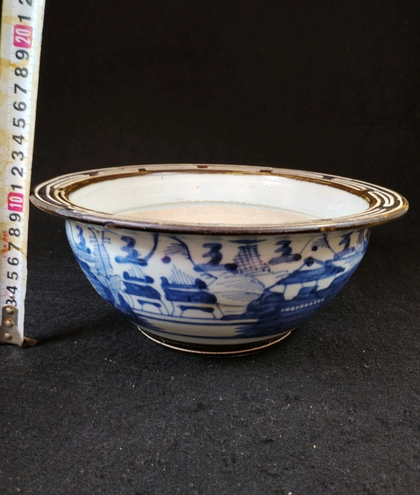 古玩陶瓷清中期道光細(xì)路***山水青花超大香爐(直徑26cm*高10cm)拍賣,當(dāng)前價(jià)格990元
