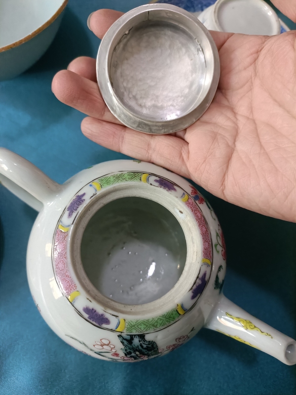 古玩陶瓷雍正粉彩踏雪尋梅壺拍賣,當前價格13888元