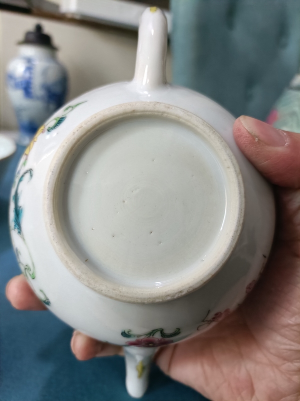 古玩陶瓷雍正粉彩踏雪尋梅壺拍賣,當前價格13888元