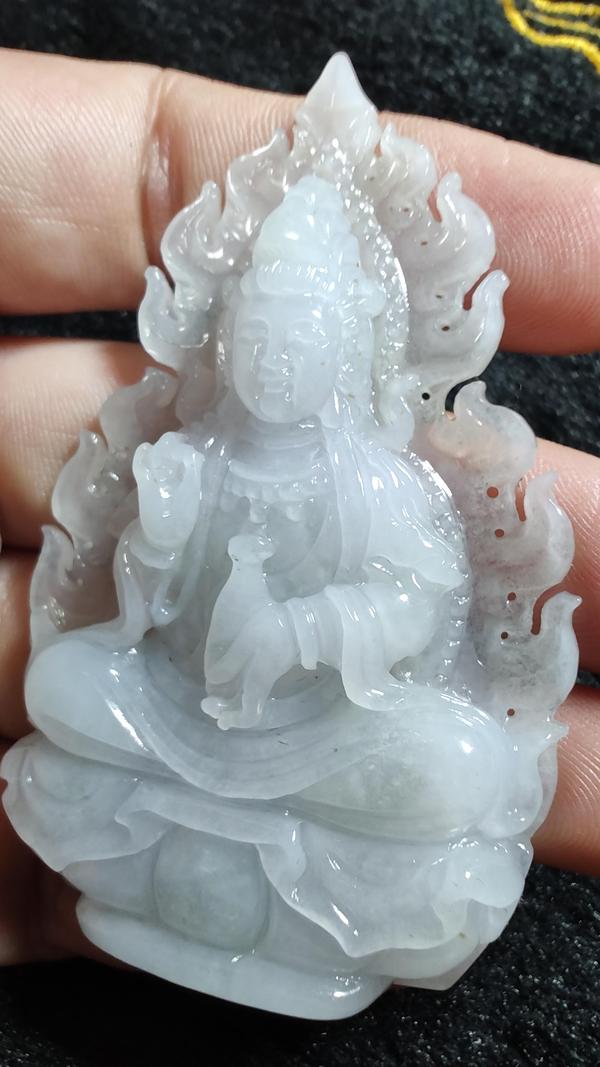 古玩玉器天然翡翠A貨觀音拍賣,當前價格8800元