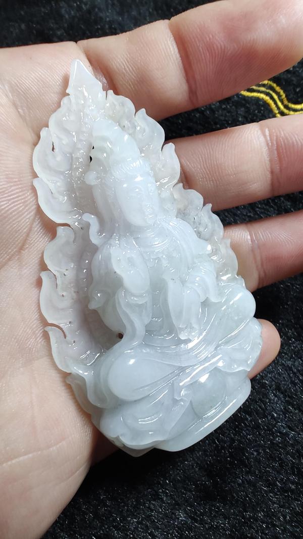 古玩玉器天然翡翠A貨觀音拍賣,當前價格8800元