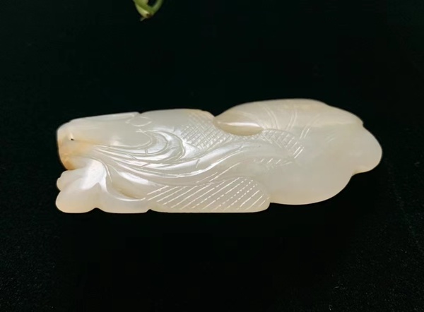 古玩玉器（一口價(jià)）清代和田白玉紅沁精工魚佩拍賣，當(dāng)前價(jià)格9800元