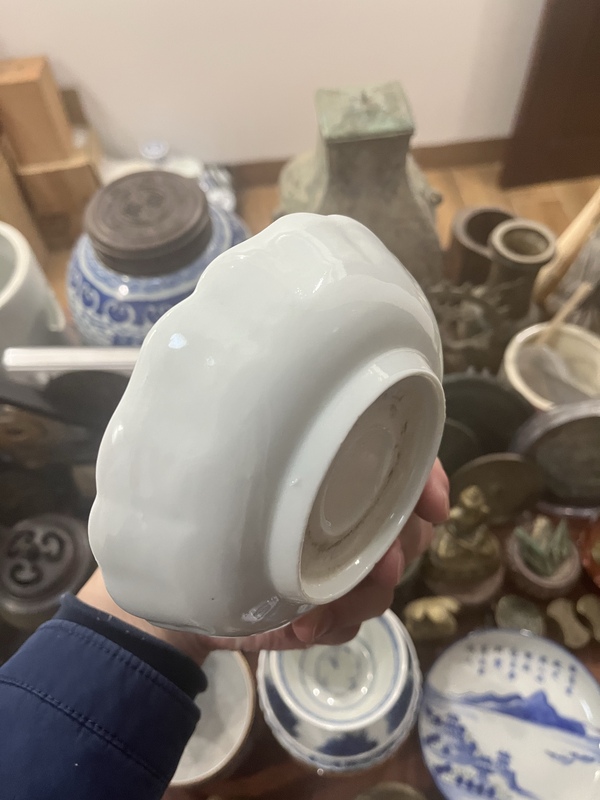古玩陶瓷清代歲寒三友青花盤拍賣,當(dāng)前價(jià)格2800元