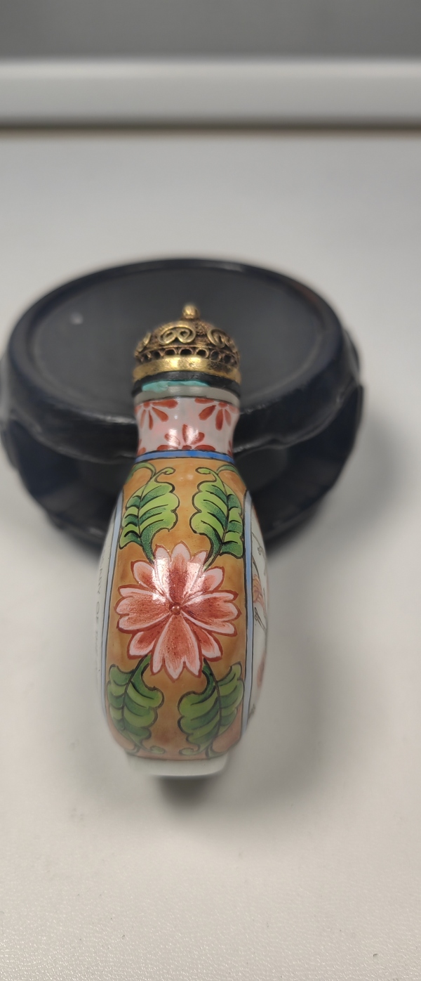 古玩陶瓷料器珐琅彩花卉纹鼻烟壶拍卖，当前价格498元