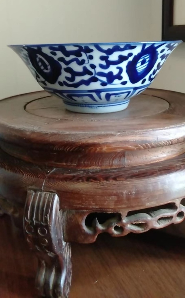 古玩陶瓷合字款青花碗拍賣,當(dāng)前價(jià)格300元