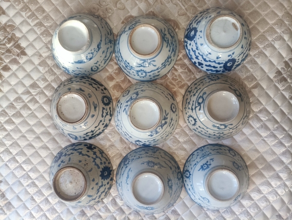古玩陶瓷清代青花碗九個(gè)拍賣,當(dāng)前價(jià)格600元