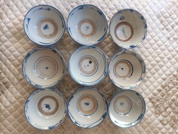 古玩陶瓷清代青花碗九個(gè)拍賣,當(dāng)前價(jià)格600元