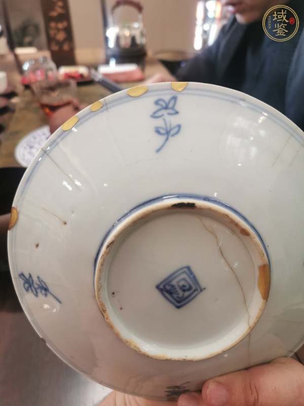 古玩陶瓷青花纏枝蓮盤真品鑒賞圖