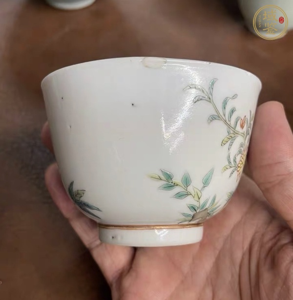 古玩陶瓷粉彩花鳥紋茶碗真品鑒賞圖