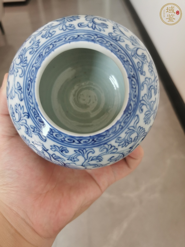 古玩陶瓷花卉紋青花水呈真品鑒賞圖