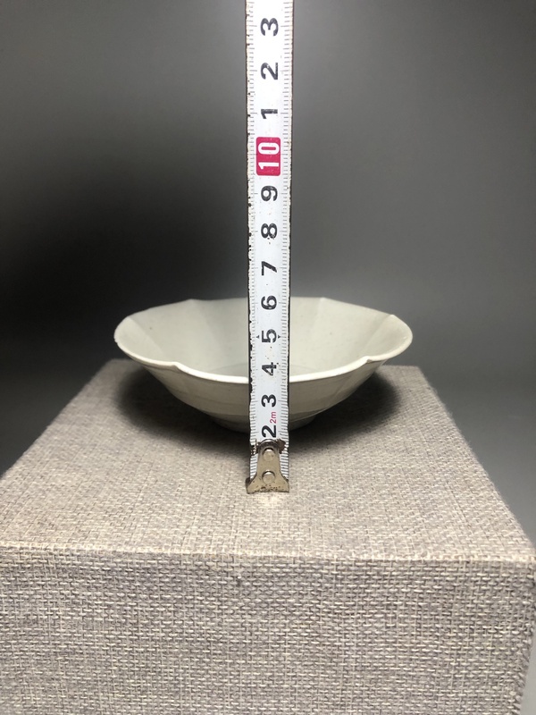 古玩陶瓷精品青白釉葵口茶盞拍賣,當(dāng)前價格0元