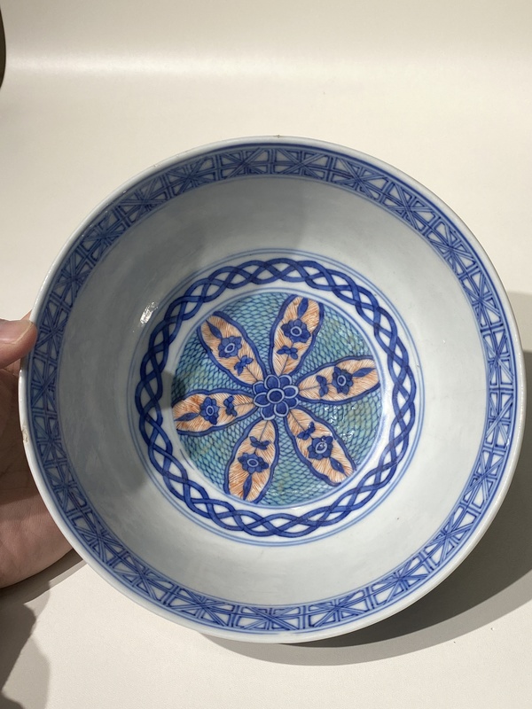 古玩陶瓷青花五彩碗拍賣,當(dāng)前價格8888元