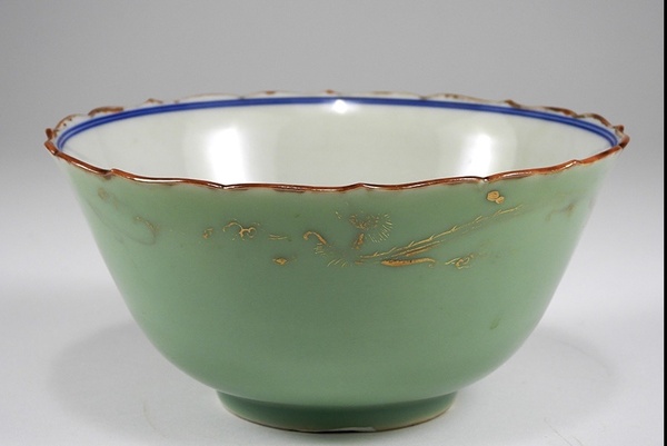 古玩陶瓷外青釉內青花龍紋碗拍賣,當前價格6500元