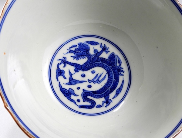 古玩陶瓷外青釉內青花龍紋碗拍賣,當前價格6500元
