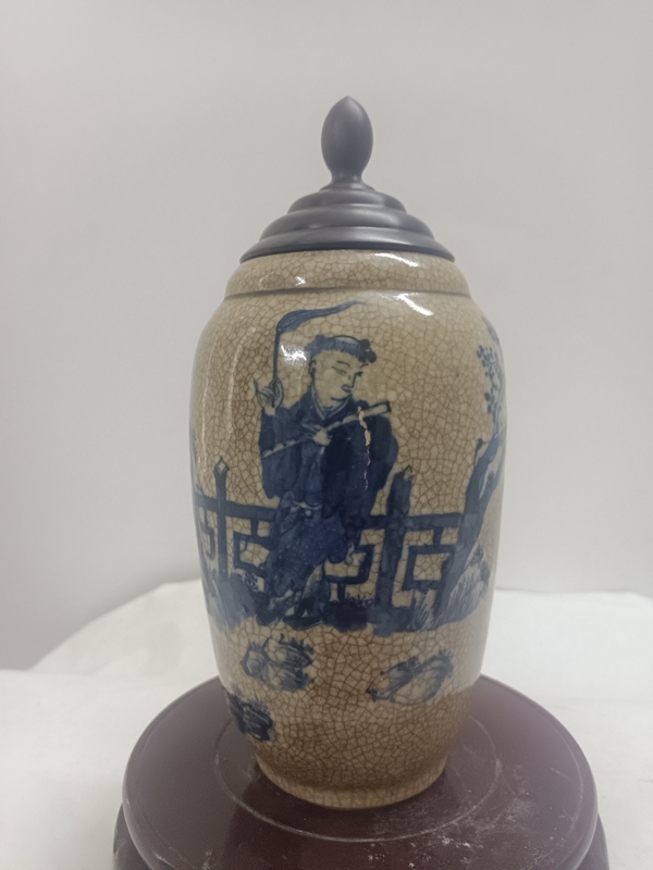 古玩陶瓷清晚哥釉人物瓶拍賣，當前價格800元