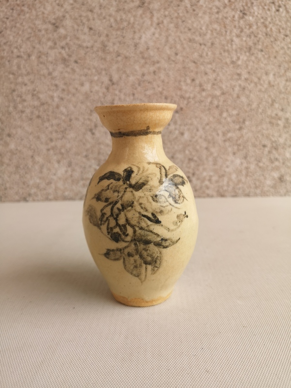 古玩陶瓷清代花卉紋青花瓶拍賣，當(dāng)前價(jià)格850元