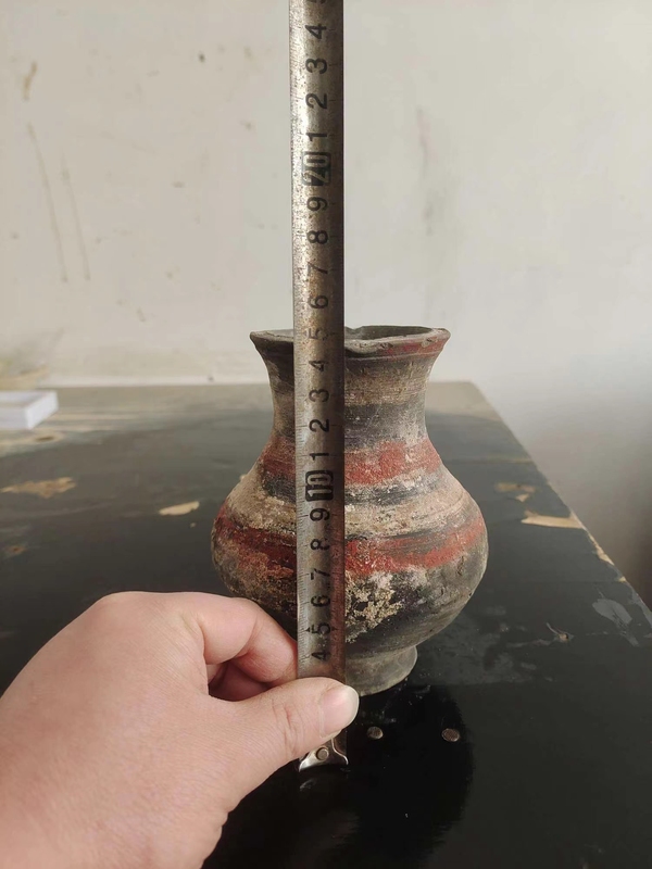 古玩陶瓷館藏級珍品秦漢黑陶彩繪漢壺拍賣,當前價格980元