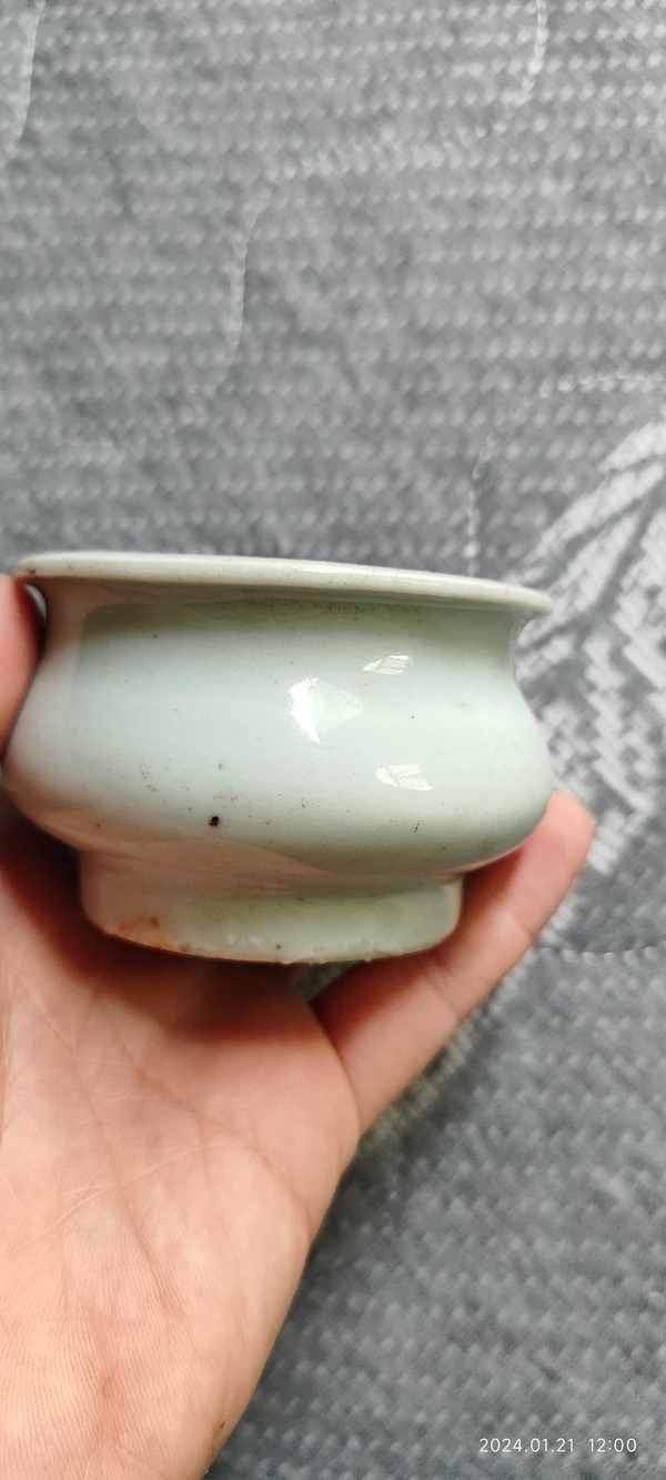 古玩陶瓷清早期德化白釉小爐拍賣,當(dāng)前價(jià)格1800元