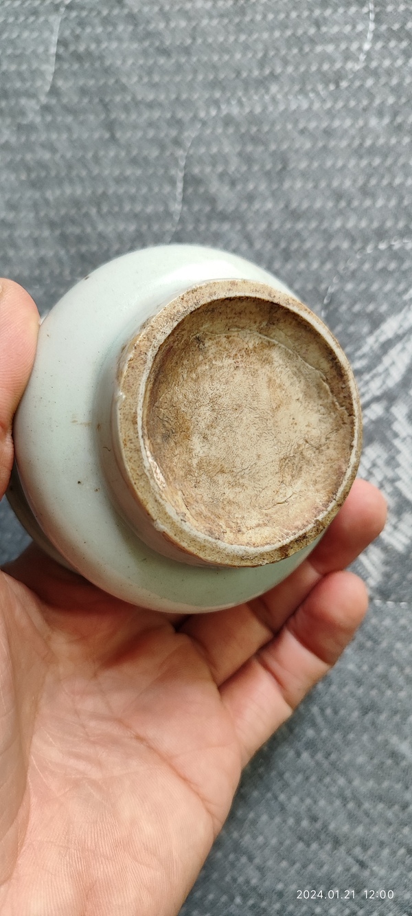 古玩陶瓷清早期德化白釉小爐拍賣,當(dāng)前價(jià)格1800元
