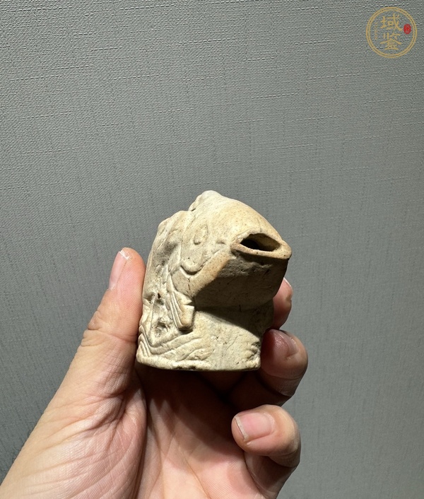 古玩陶瓷魚形硯滴真品鑒賞圖