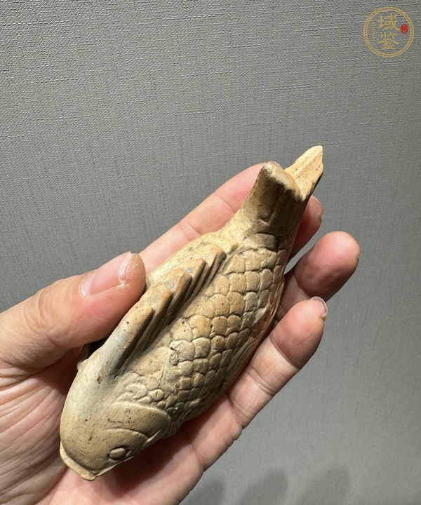 古玩陶瓷魚形硯滴真品鑒賞圖