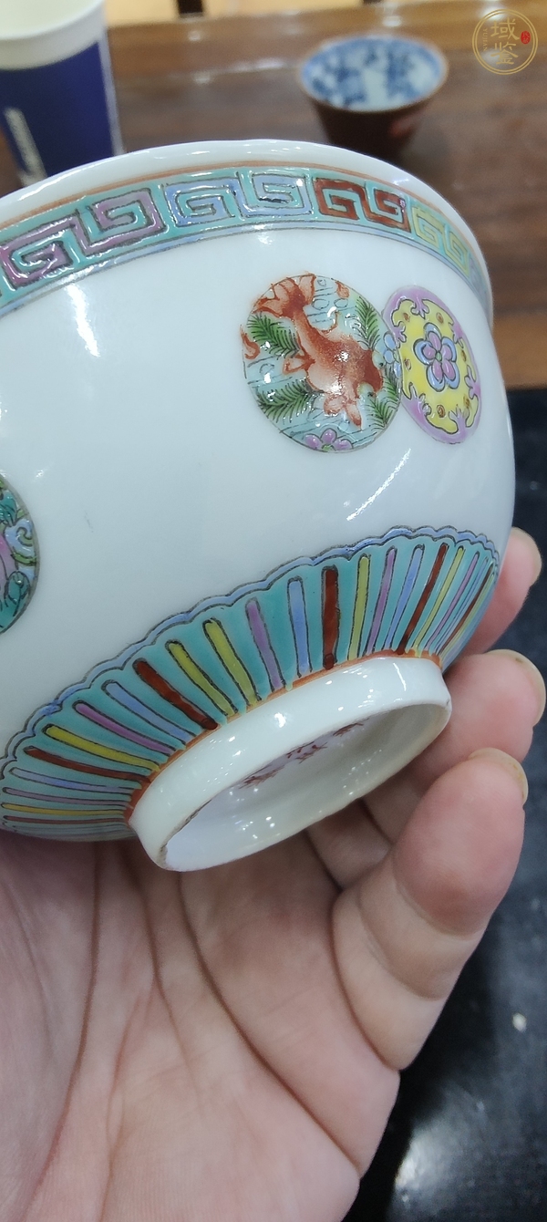 古玩陶瓷皮球花粉彩碗真品鑒賞圖