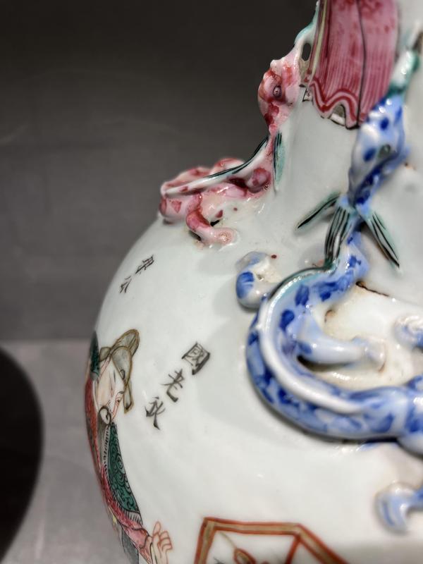 古玩陶瓷粉彩貼塑無雙譜瓶拍賣,當前價格120000元