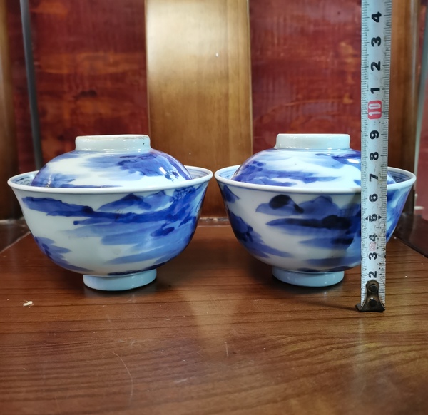 古玩陶瓷【同類蓋碗已保真】十九世紀人物紋青花蓋碗一對拍賣,當前價格690元