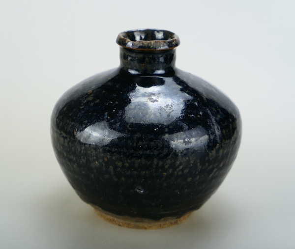 古玩陶瓷明代.油滴釉高領罐(1368年-1644年)拍賣,當前價格3600元